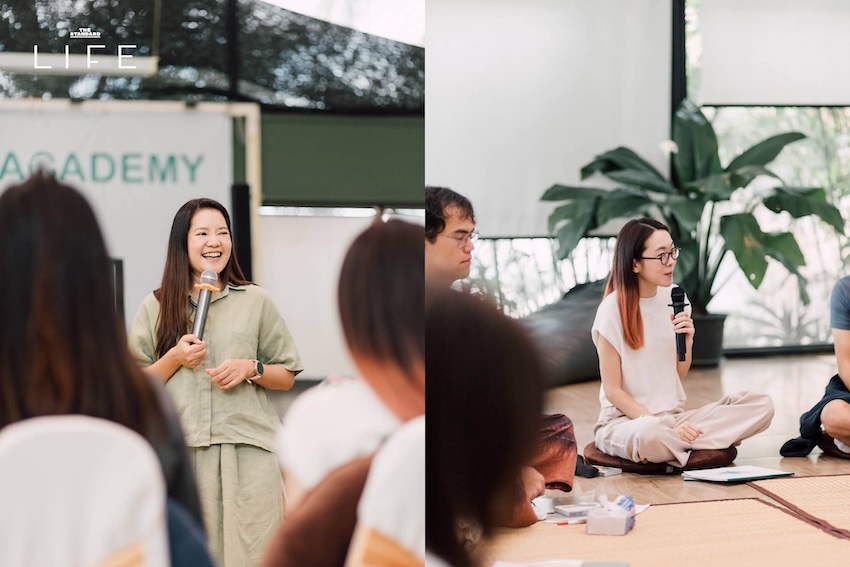 ผู้เข้าร่วมหลักสูตรวิชาใจเบากำลังทำกิจกรรมบำบัดในบรรยากาศธรรมชาติที่ Mata Pavilion จังหวัดเลย 2