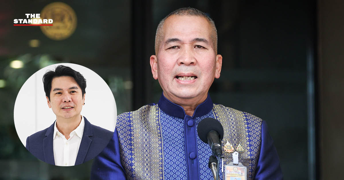 พล.ต.ท.รุทธพล เนาวรัตน์ รัฐมนตรีว่าการกระทรวงยุติธรรม ให้สัมภาษณ์สื่อมวลชน