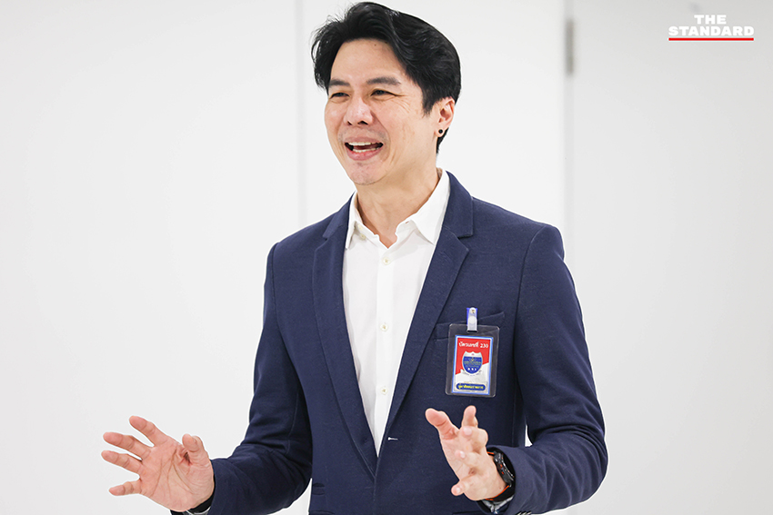 ภาวุธ พงษ์วิทยภานุ สส.พรรคประชาชน เดินทางเข้าพบพนักงานสอบสวน DSI เพื่อให้ปากคำในคดี Forex 2