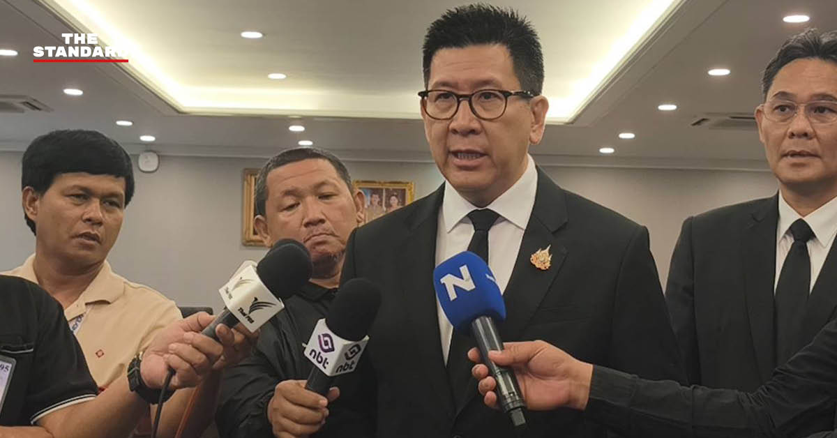 เอกนิติ นิติทัณฑ์ประภาศ แถลงข่าวเรื่องโครงการแลนด์บริดจ์