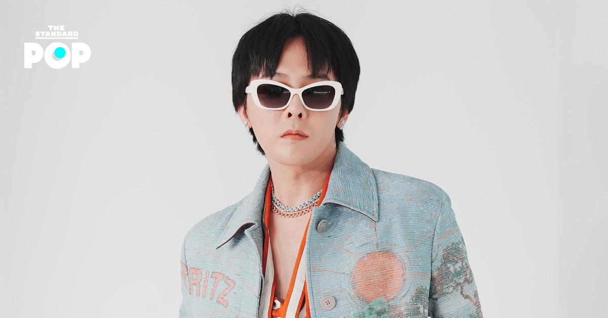 ภาพ G-DRAGON ในชุดสูทสีดำ