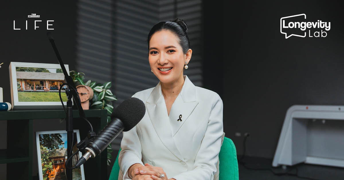 พญ.กอบกุลยา จึงประเสริฐศรี หรือหมอเพื่อน กำลังอธิบายเรื่องสุขภาพลำไส้