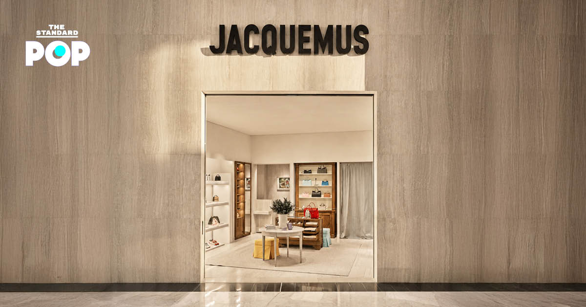 ภาพร้าน JACQUEMUS แห่งแรกในสนามบินที่ Terminal 1 ของ Paris Charles de Gaulle