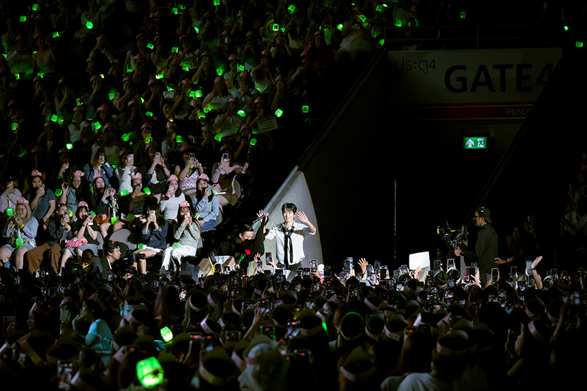 JAEHYUN กำลังแสดงบนเวทีในงานแฟนคอนเดี่ยวครั้งแรกที่ประเทศไทย 5