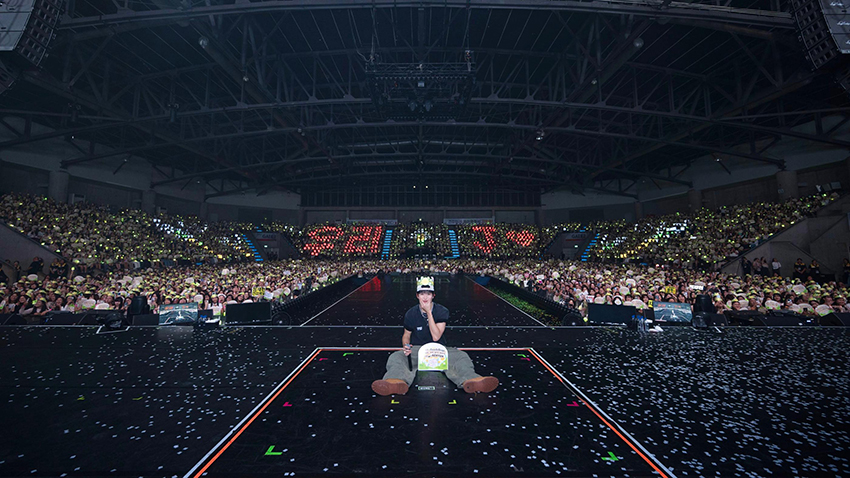 JAEHYUN กำลังแสดงบนเวทีในงานแฟนคอนเดี่ยวครั้งแรกที่ประเทศไทย 6