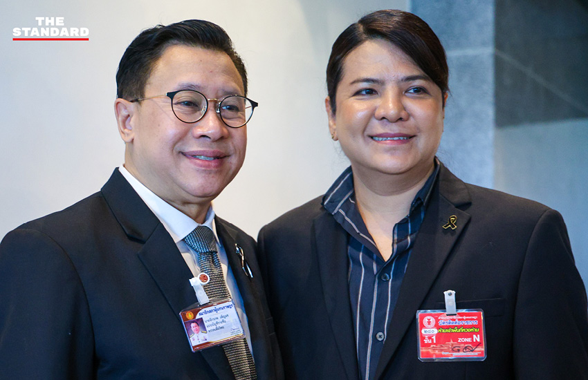 จักรภพ เพ็ญแข ขณะรายงานตัวรับตำแหน่งสมาชิกสภาผู้แทนราษฎร 4