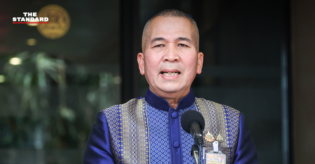 ภาพ พล.ต.ท.รุทธพล เนาวรัตน์ รัฐมนตรีว่าการกระทรวงยุติธรรม ให้สัมภาษณ์สื่อมวลชน