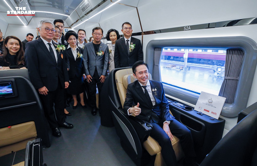 ภาพพิธีส่งมอบตู้โดยสารรถไฟต้นแบบ ‘รถไฟไทยทำ’ จาก สจล. ให้ รฟท. 1
