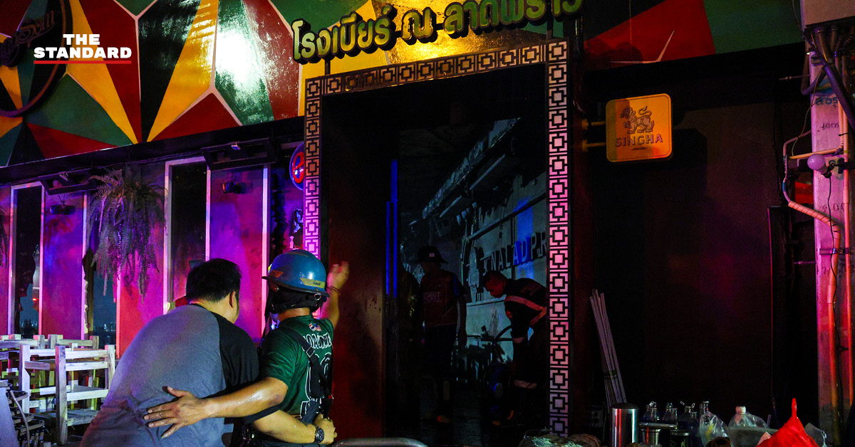 ภาพความเสียหายและเจ้าหน้าที่กู้ภัยหลังเหตุเพลิงไหม้ลาดพร้าวซอย 1