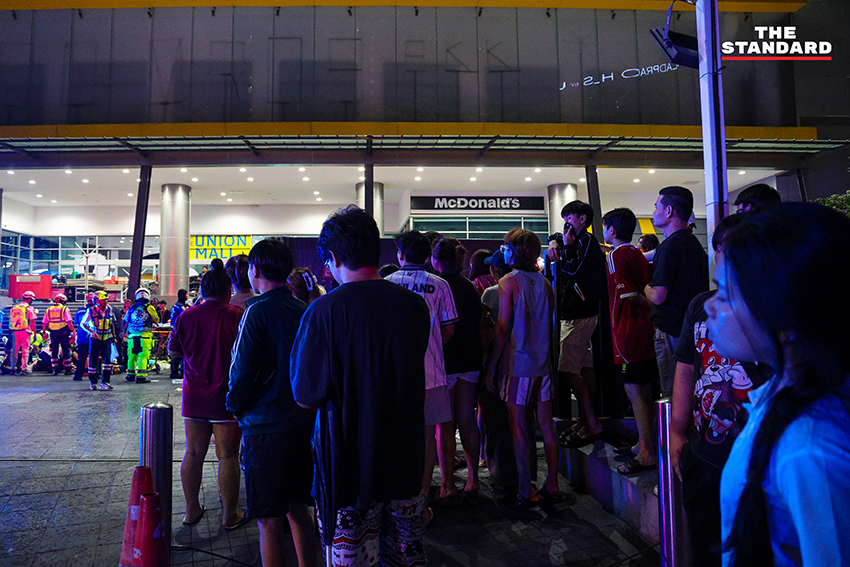ภาพความเสียหายและเจ้าหน้าที่กู้ภัยหลังเหตุเพลิงไหม้ลาดพร้าวซอย 1 14