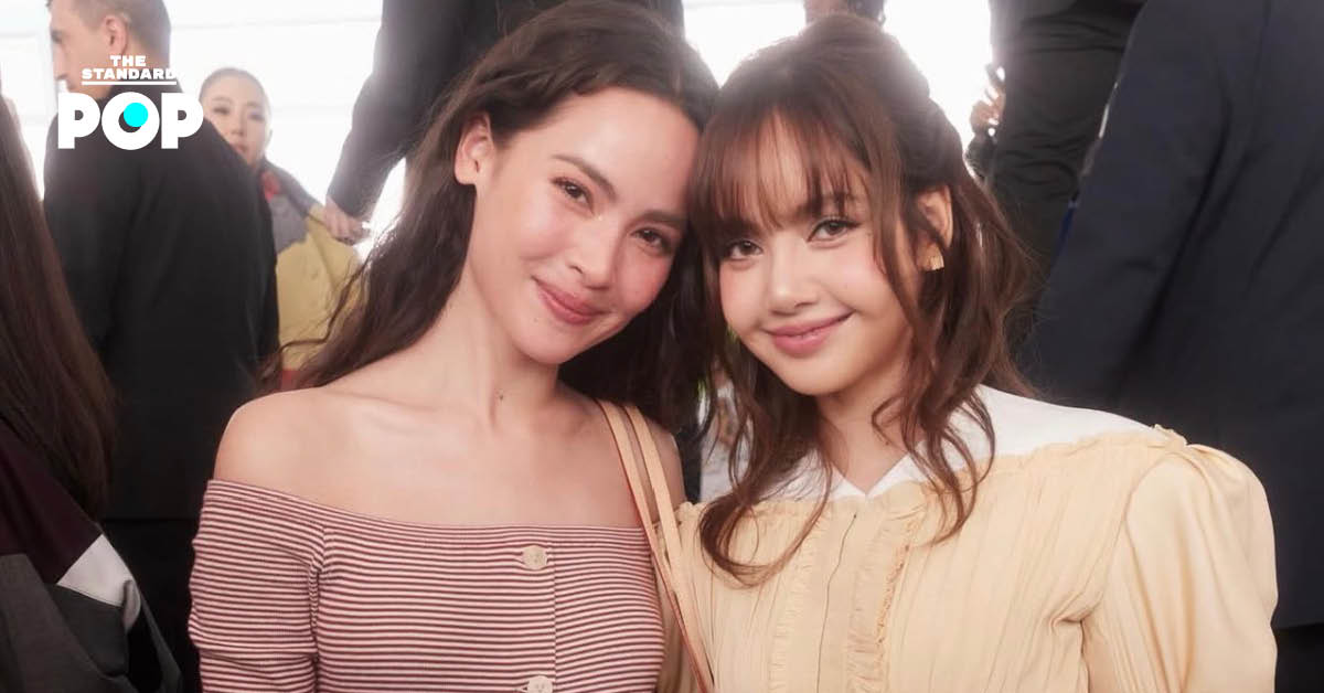ภาพนางแบบเดินแบบในแฟชั่นโชว์ของ Louis Vuitton