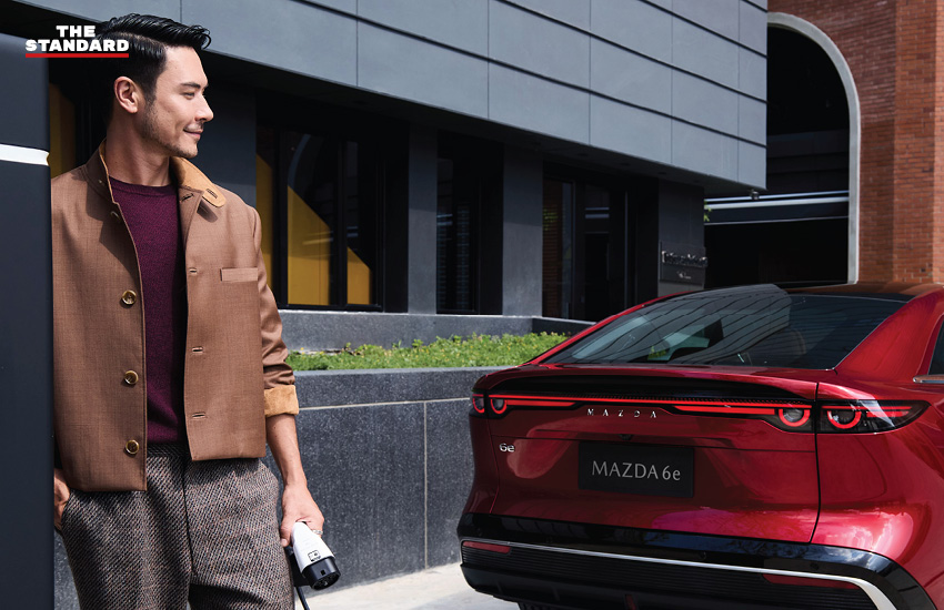 ภาพรถยนต์ไฟฟ้า ‘The All-Electric Mazda6e’ คันแรกจาก Mazda เจ้าของรางวัล World Car Design of the Year 2026 ชูดีไซน์ Neo Fastback ที่ผสานความสง่างามและความสปอร์ต 10