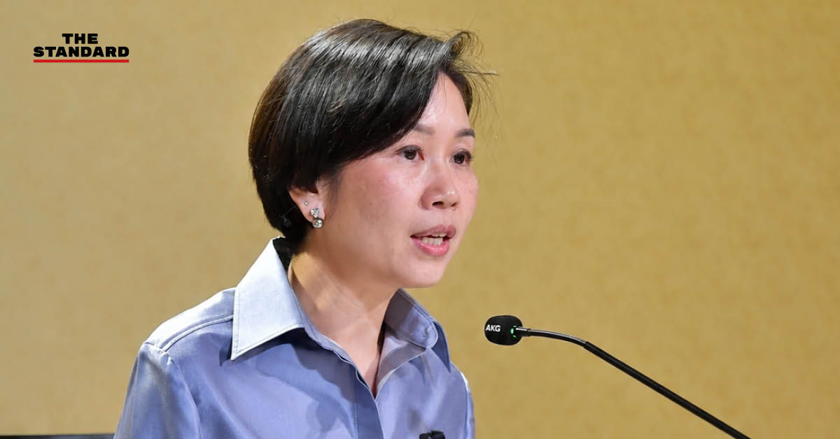 รัชดา ธนาดิเรก โฆษกประจำสำนักนายกรัฐมนตรี แถลงข่าว