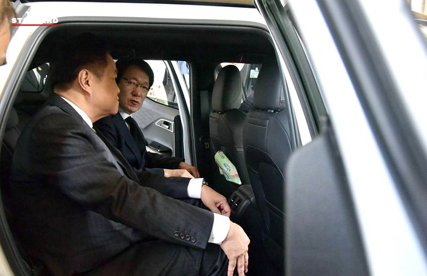 นายกรัฐมนตรีอนุทิน ชาญวีรกูล ต้อนรับซีอีโอ Mitsubishi Motors และทดลองนั่งรถยนต์ 3