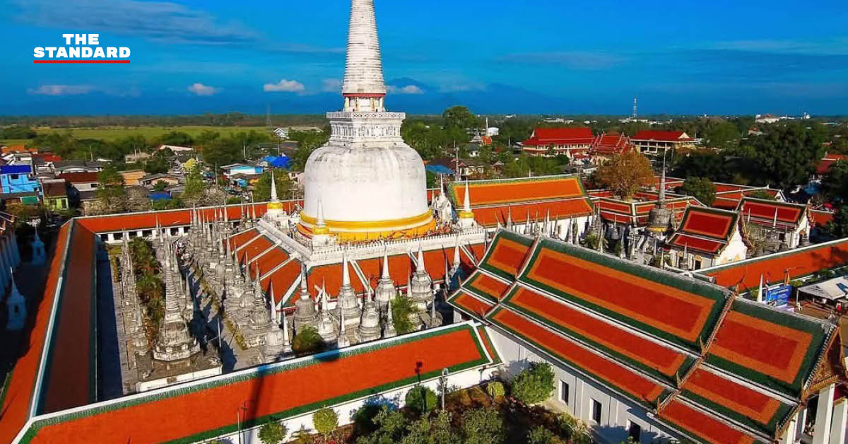 ภาพมุมสูงของวัดพระมหาธาตุวรมหาวิหาร จังหวัดนครศรีธรรมราช