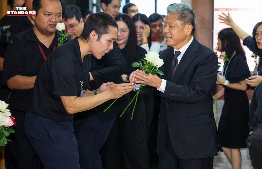 ภาพไดคัท ประธาน กสทช. สรณ บุญใบชัยพฤกษ์ พร้อมโลโก้ กสทช. 3