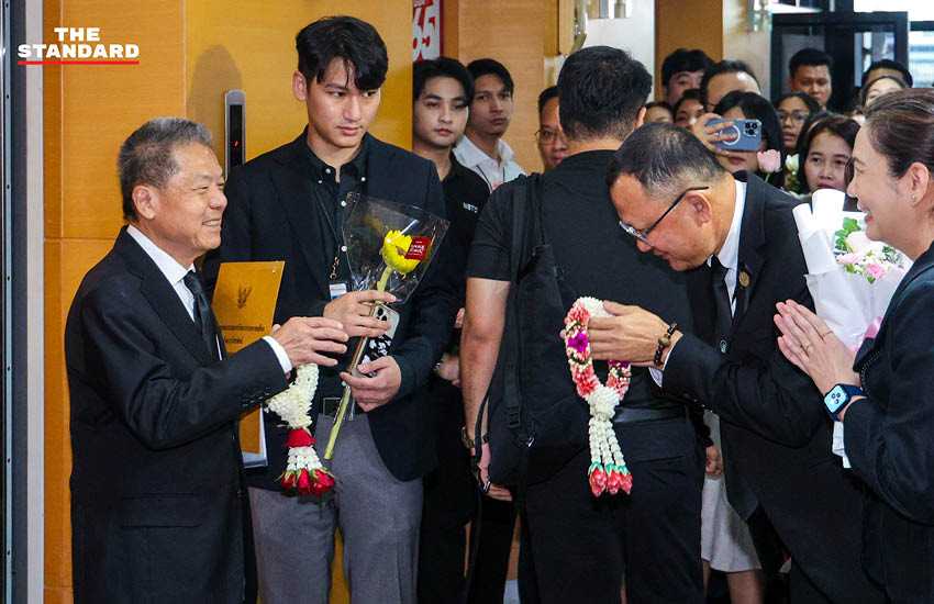 นพ. สรณ บุญใบชัยพฤกษ์ ประธาน กสทช. แถลงข่าวหลังการประชุมล่ม 7