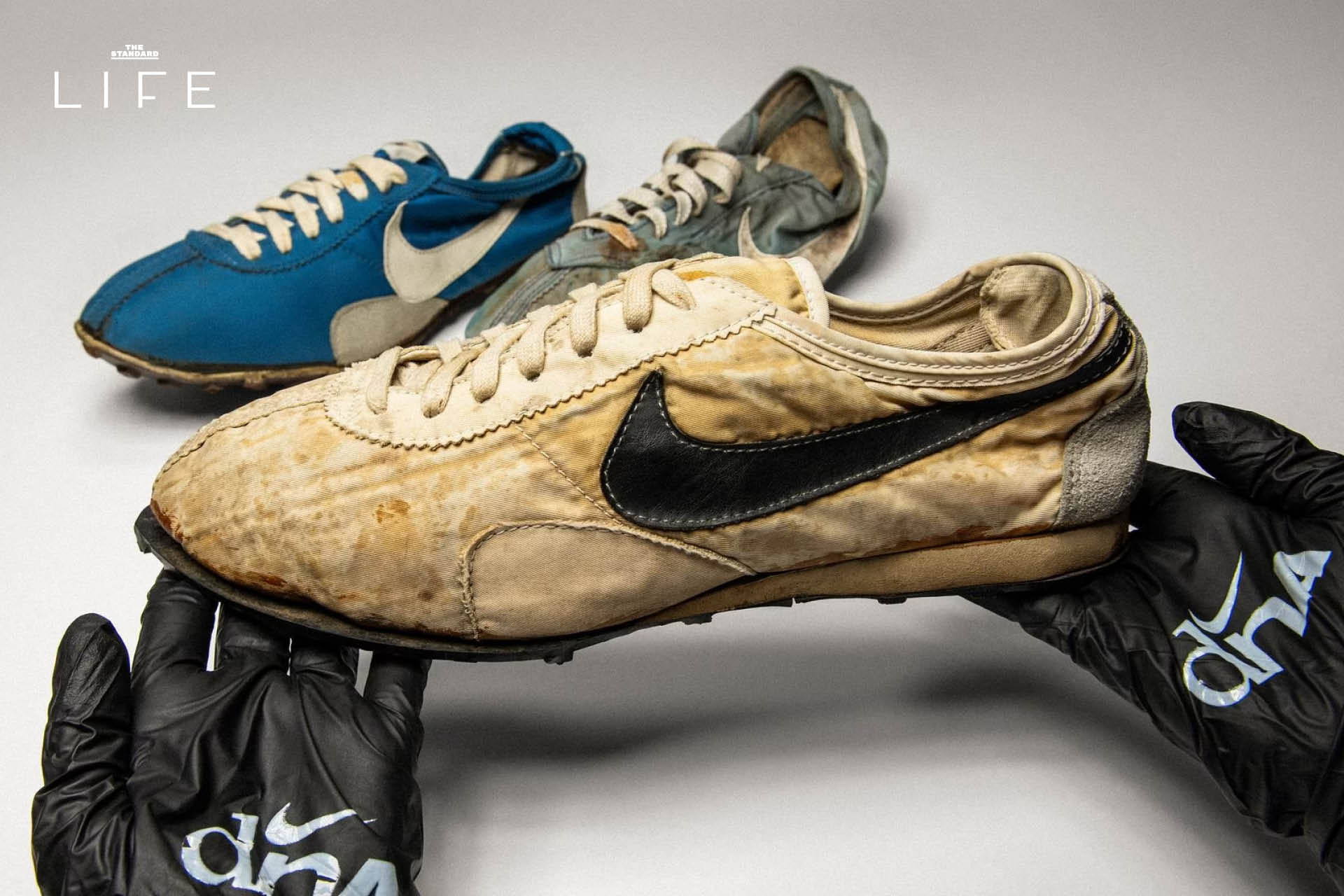 ภาพรองเท้า Nike Moon Shoe 1