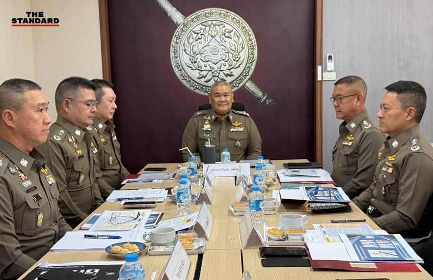 พล.ต.อ. นิรันดร เหลื่อมศรี ในชุดเครื่องแบบตำรวจ 4