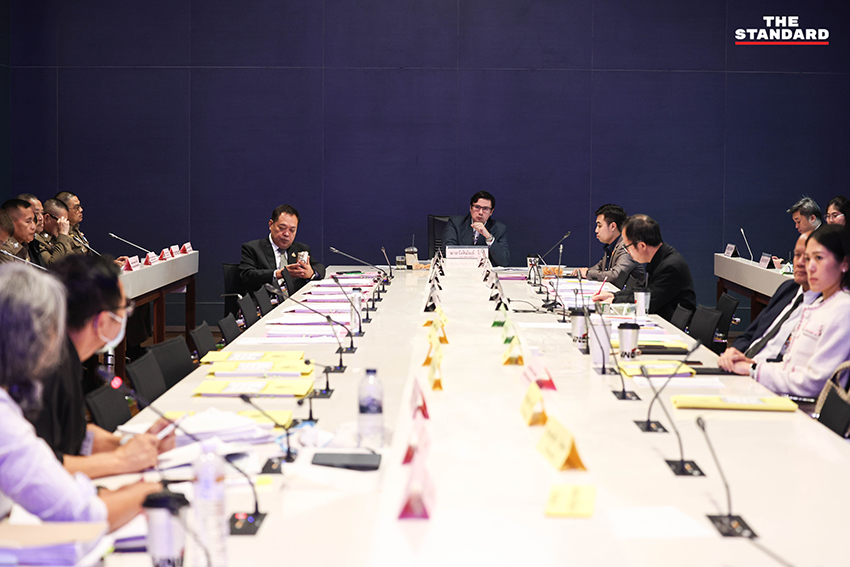 ภาพการประชุมคณะกรรมาธิการการกฎหมายฯ พิจารณาคดีน้องเมย 9