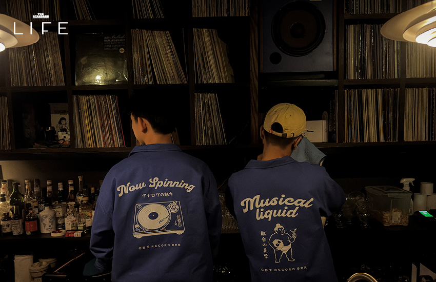 ภาพบรรยากาศภายใน OBi Record Bar บาร์แผ่นเสียงสไตล์ญี่ปุ่นย่านสีลม 4