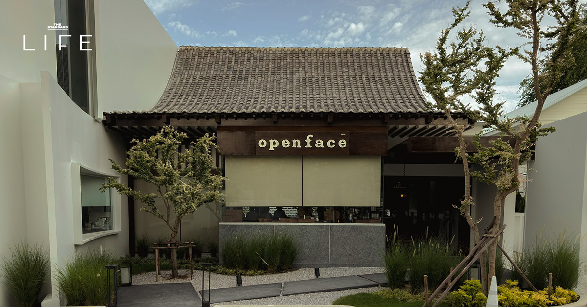 ภาพมุมกว้างของคาเฟ่ Openface ย่านรามคำแหง ที่มีสถาปัตยกรรมสไตล์เกาหลี