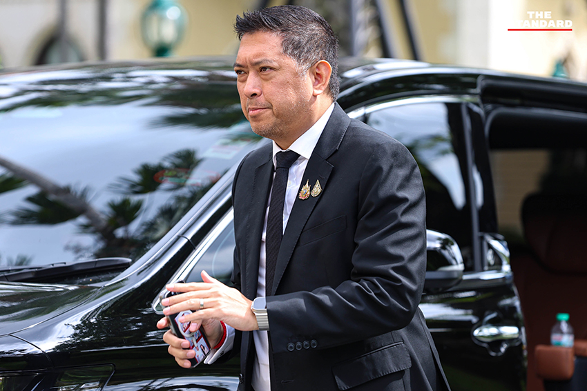 นายกรัฐมนตรีนำคณะรัฐมนตรีประชุมที่ทำเนียบรัฐบาล 11