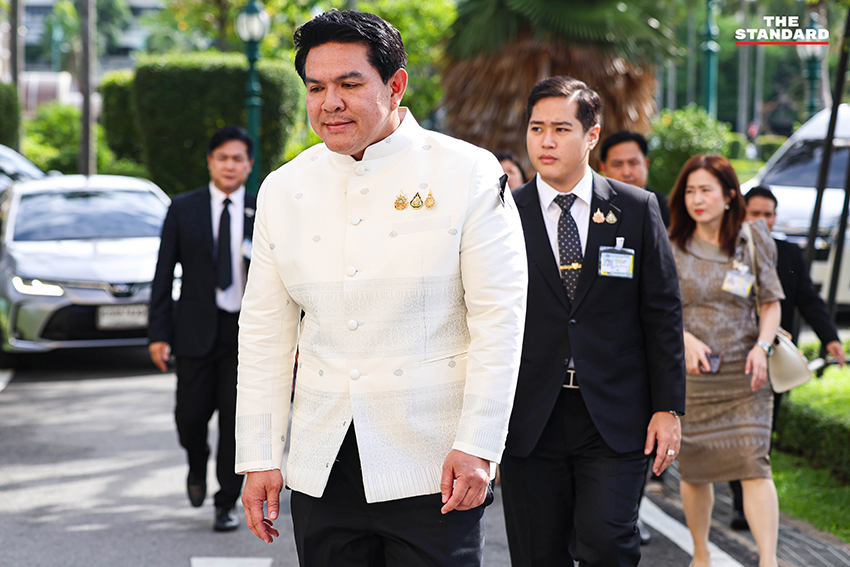 นายกรัฐมนตรีนำคณะรัฐมนตรีประชุมที่ทำเนียบรัฐบาล 14