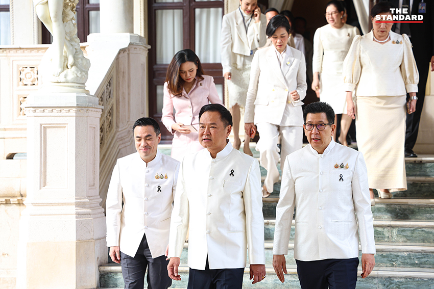 นายกรัฐมนตรีนำคณะรัฐมนตรีประชุมที่ทำเนียบรัฐบาล 6