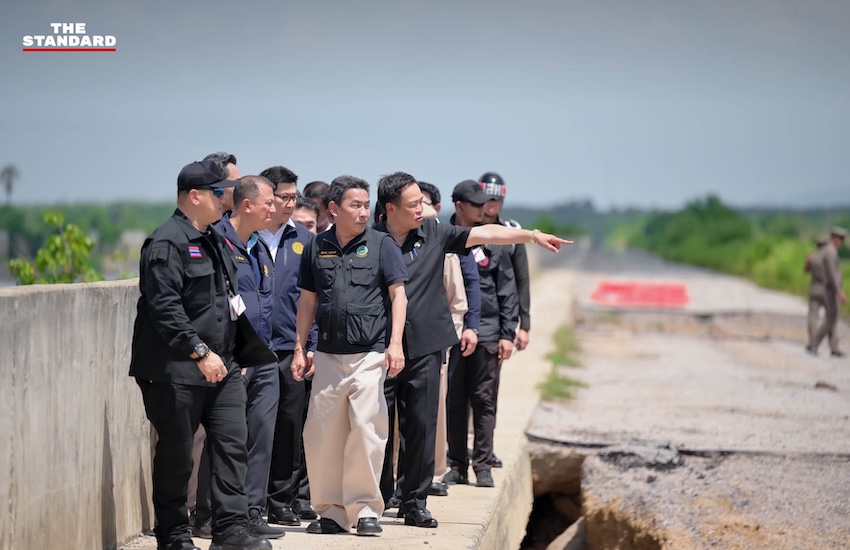 อนุทิน ชาญวีรกูล นายกรัฐมนตรี ลงพื้นที่ติดตามแผนรับมือน้ำท่วมหาดใหญ่ จังหวัดสงขลา 1