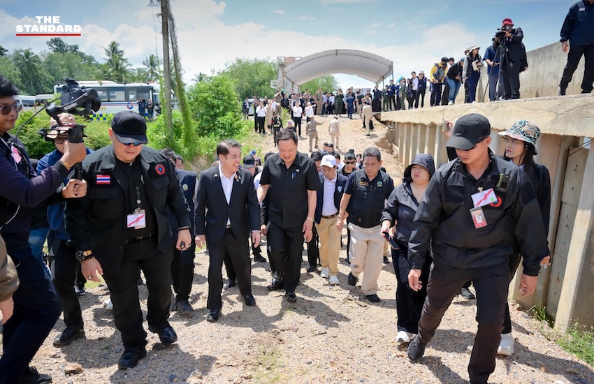 อนุทิน ชาญวีรกูล นายกรัฐมนตรี ลงพื้นที่ติดตามแผนรับมือน้ำท่วมหาดใหญ่ จังหวัดสงขลา 3