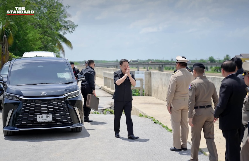 อนุทิน ชาญวีรกูล นายกรัฐมนตรี ลงพื้นที่ติดตามแผนรับมือน้ำท่วมหาดใหญ่ จังหวัดสงขลา 5