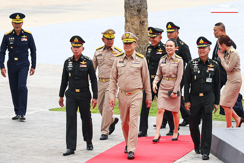 นายกรัฐมนตรีตรวจแถวกองทหารเกียรติยศผสมสามเหล่าทัพ 2