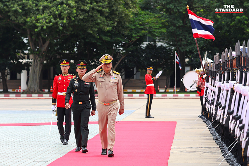 นายกรัฐมนตรีตรวจแถวกองทหารเกียรติยศผสมสามเหล่าทัพ 6