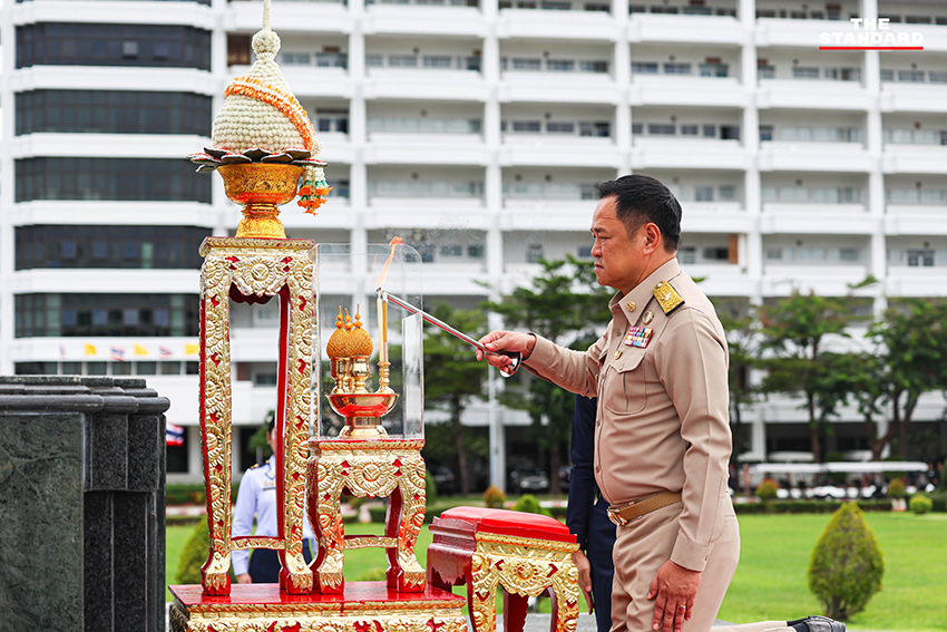 นายกรัฐมนตรีตรวจแถวกองทหารเกียรติยศผสมสามเหล่าทัพ 8