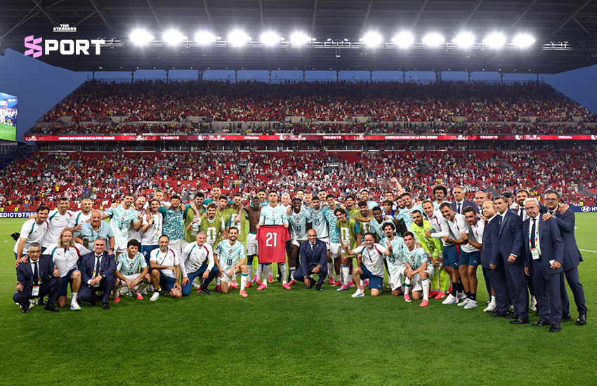 คริสเตียโน โรนัลโด ชูเสื้อทีมชาติโปรตุเกสหมายเลข 21 เพื่อรำลึกถึง ดิโอโก โชตา 1