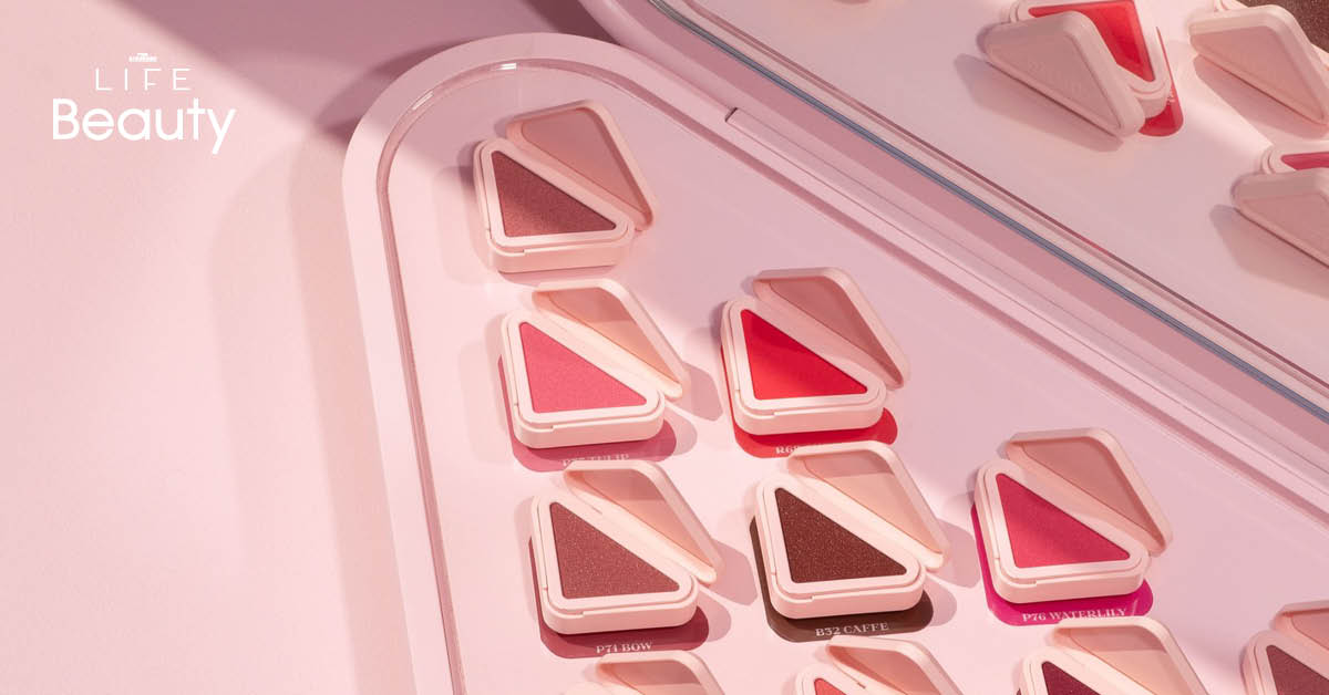 ภาพผลิตภัณฑ์ Prada Touch Blush และ Prada Reflection Lip Gloss จาก Prada Beauty