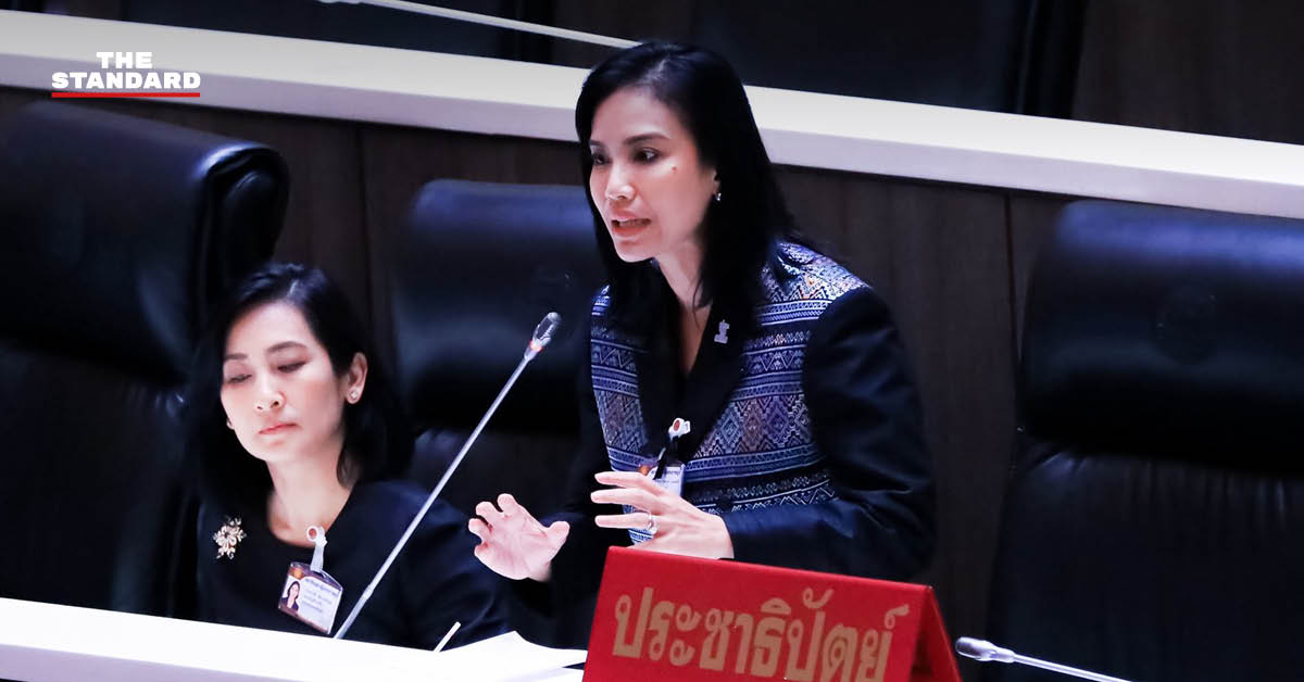 ภาพ รัดเกล้า อินทวงศ์ สุวรรณคีรี รองหัวหน้าพรรคประชาธิปัตย์