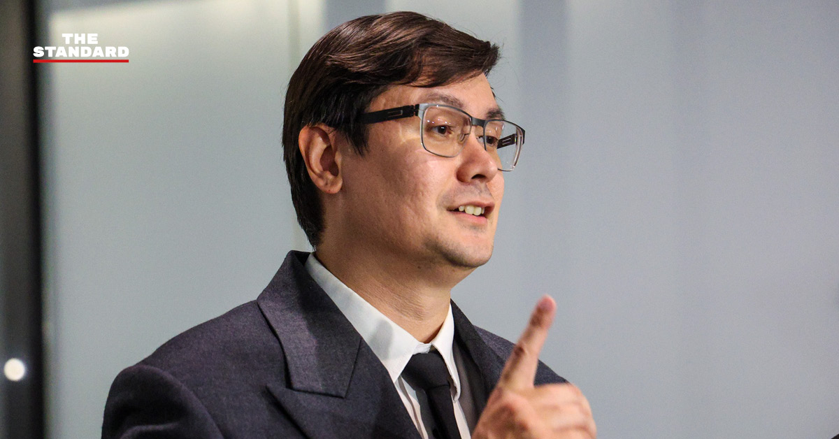 รังสิมันต์ โรม สส. พรรคประชาชน แถลงข่าวกรณีสินบนกระทรวงดีอี
