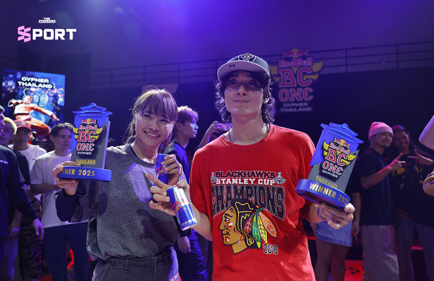 ภาพนักเต้น B-Boy และ B-Girl กำลังแข่งขันเบรกกิ้งในงาน Red Bull BC One Cypher 6