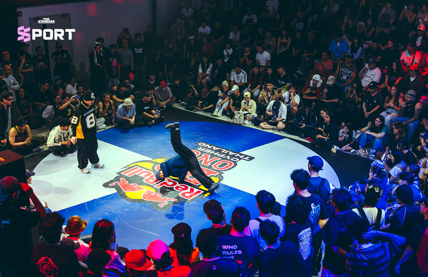 Tflow และ Nutella สองแชมป์ Red Bull BC One Thailand 2026 กำลังฉลองชัยชนะ 5