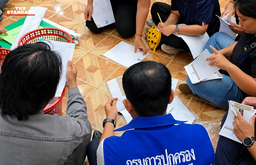 เจ้าหน้าที่ กกต. และผู้ว่าราชการจังหวัดร้อยเอ็ด ตรวจสอบความพร้อมการเลือกตั้งนายก อบจ. 2