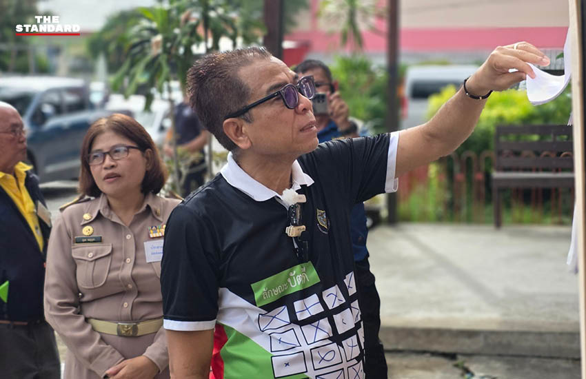 เจ้าหน้าที่ กกต. ตรวจความเรียบร้อยหน่วยเลือกตั้งนายก อบจ. ร้อยเอ็ด 1