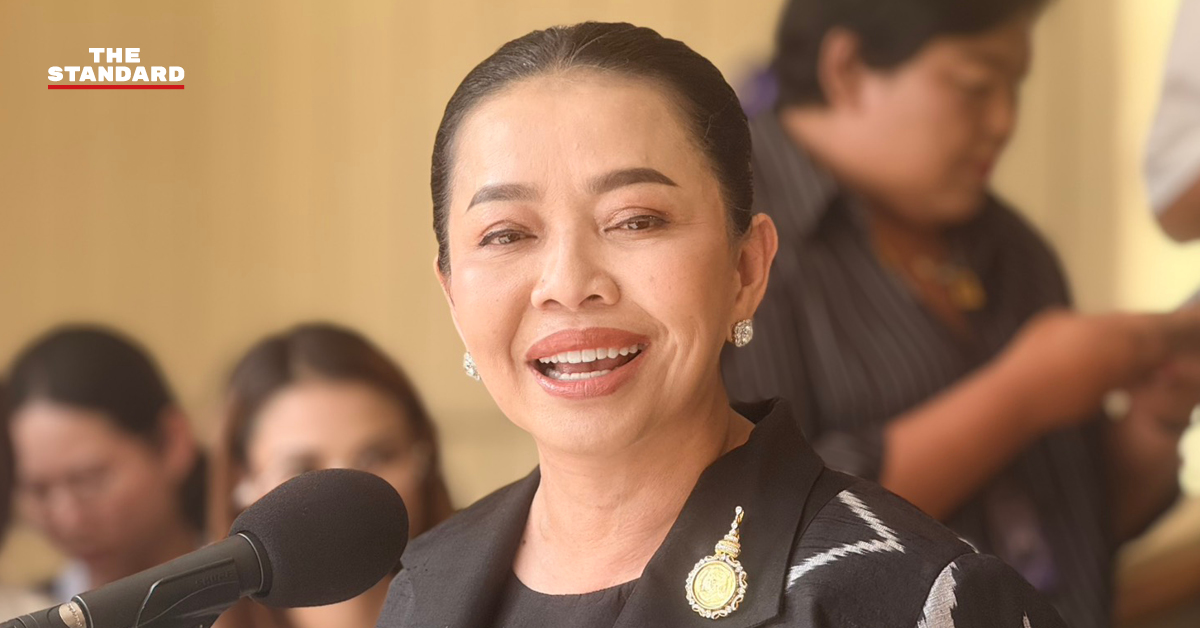 สุขสมรวย วันทนียกุล รัฐมนตรีประจำสำนักนายกรัฐมนตรี กำลังให้สัมภาษณ์