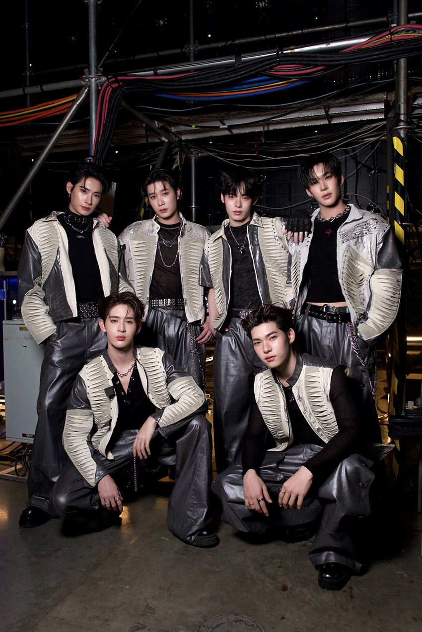 ภาพคู่ของ ตี๋ตี๋-วันพิชิต และ ป๋อ-ศุภการ สองนักแสดงจาก DOMUNDI 5