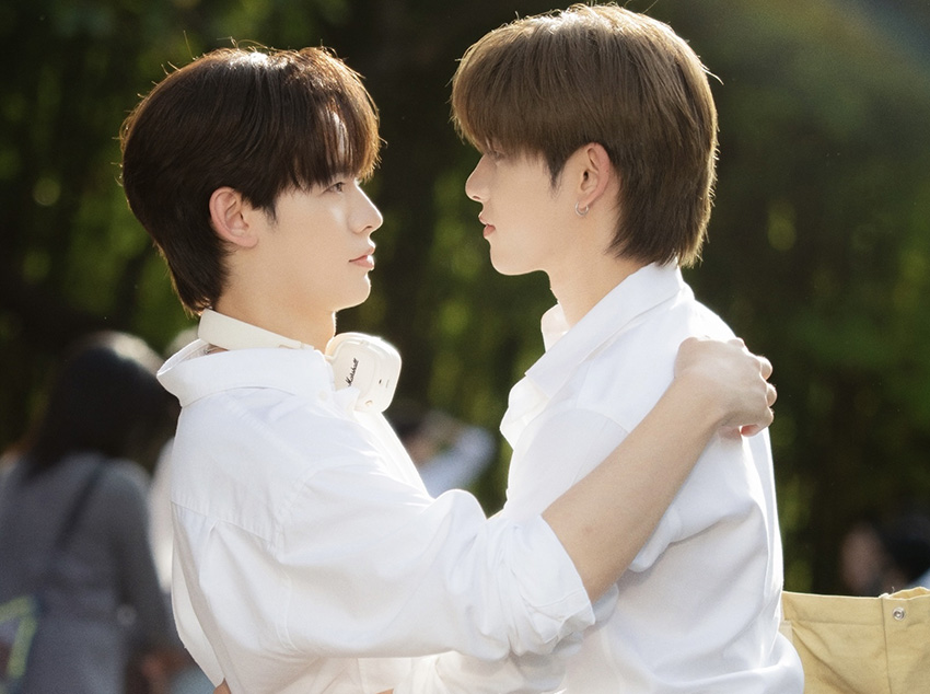 ภาพคู่ของ ตี๋ตี๋-วันพิชิต และ ป๋อ-ศุภการ สองนักแสดงจาก DOMUNDI 6