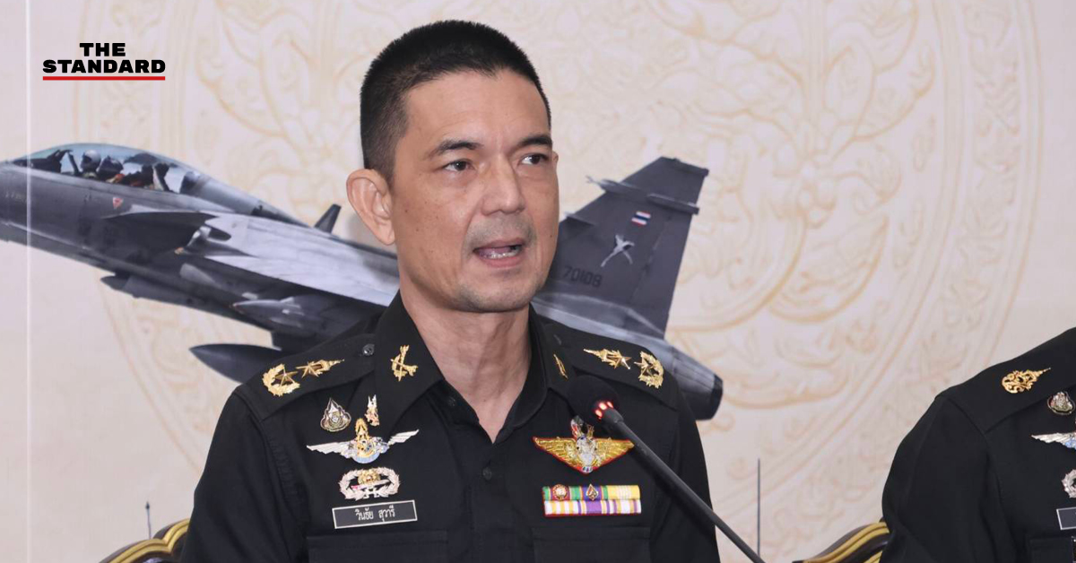 พล.ต.วินธัย สุวารี โฆษกกองทัพบก แถลงข่าวชี้แจงกรณีทหารกัมพูชาเหยียบกับระเบิด