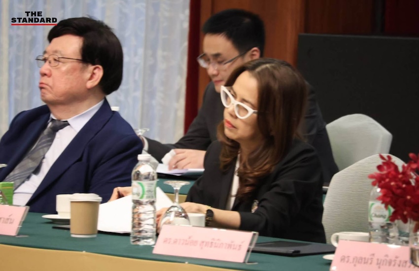 ตัวแทนพรรคการเมืองไทยร่วมงานเสวนาฉลองครบรอบพรรคคอมมิวนิสต์จีนและสัมพันธ์ไทย-จีน โดยมีเอกอัครราชทูตจีนประจำประเทศไทยร่วมด้วย 9