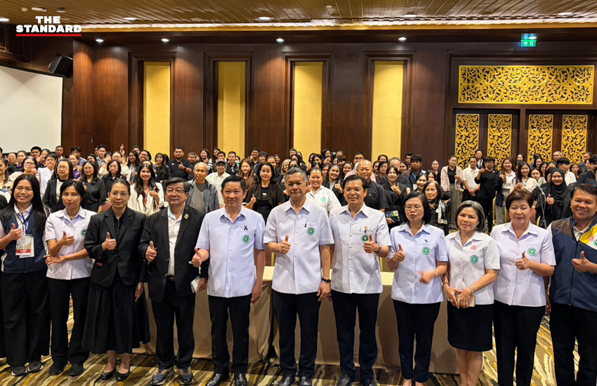ดร.นพ.พงศธร พอกเพิ่มดี ประธานเปิดงานมหกรรมสมุนไพรแห่งชาติ ครั้งที่ 23 1