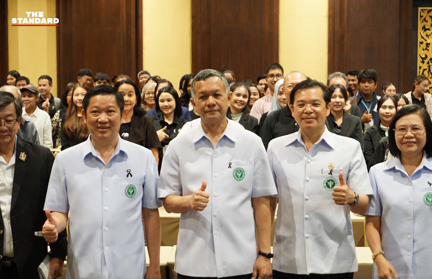 ดร.นพ.พงศธร พอกเพิ่มดี ประธานเปิดงานมหกรรมสมุนไพรแห่งชาติ ครั้งที่ 23 2